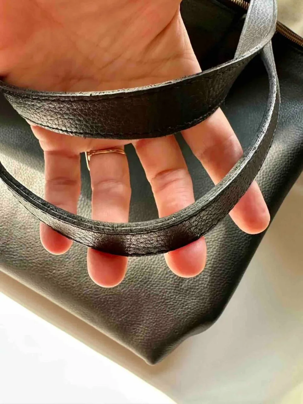 CUYANA Classic ZipTop Leather Black Pebbled Large Tote EUC